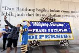 Persib kenalkan bek timnas Irak Frans Putros melalui karangan bunga