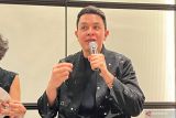 Tulus suka memakai baju sama berulang dan warna hitam