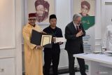 Fadli Zon berikan tambahan hadiah ke kaligrafer RI juara lomba internasional