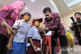 Pemkab Parigi Moutong salurkan seragam sekolah gratis untuk siswa SD dan SMP