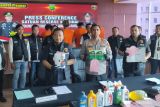 Polisi tangkap sidikat produksi oli palsu di Kembangan Jakarta Barat
