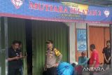 Penjaga toko ke kamar mandi, pencuri gasak emas 150 gram di Sindangbarang