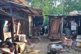 Aksi mesum  di TPU Kebon Nanas resahkan warga