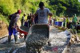 TNI libatkan  warga Kemloko pada Program TMMD di lereng Gunung Sumbing
