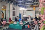 Tim PPK Ormawa BEM KM Unand latih warga Pasia Nan Tigo diversifikasi produk olahan ikan dan digital marketing
