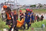 Korban tenggelam seorang remaja laki laki di Sungai Ciliwung berhasil ditemukan