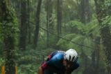 Pembalap Swatt Club KasperAndersen memacu sepedanya di rute tanjakan pada gelaran balap sepeda internasional Tour de Banyuwangi Ijen (TdBI) 2025 etape empat di Banyuwangi, Jawa Timur, Kamis (31/7/2025). Pada etape terahir sejauh 155 kilometer yang dimulai dari RTH Geteng dan finis di Paltuding, Gunung Ijen tersebut melintasi kombinasi lintasan datar dan tanjakan hors category (HC) ketinggian 1.291 mdpl dengan gradien 23 persen. Antara Jatim/Budi Candra Setya/um