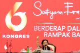 Ketua Umum DPP PDI Perjuangan (PDIP) Megawati Soekarnoputri menyampaikan pidato saat persidangan hari kedua Kongres ke-6 PDI Perjuangan di Bali Nusa Dua Convention Center (BNDCC), Nusa Dua, Badung, Bali, Sabtu (2/8/2025). Hari kedua Kongres ke-6 PDI Perjuangan beragendakan pemaparan laporan hasil sidang komisi politik, program, dan organisasi kepada sidang pleno kongres. ANTARA FOTO/Monang Sinaga/MRH/wsj.