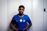 Chelsea umumkan dapat bek muda berbakat Jorrel Hato dari Ajax
