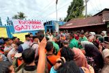 Padang Pariaman limpahkan mediasi perusahaan Sarimas dengan karyawan ke Pemprov