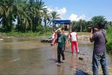 Satreskrim Polres Pasaman periksa pelaku tambang emas ilegal (Video)