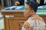 Ketua Gapensi Semarang divonis 4,5 tahun akibat gratifikasi Mbak Ita