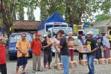 Jogjess bersama Polda DIY berikan bantuan sembako kepada masyarakat