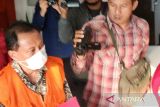 Kejati Jateng menahan dosen UGM tersangka korupsi pembelian fiktif kakao
