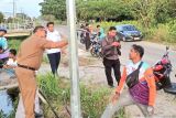 Pembangunan PJU baru di Sampit mulai pendirian tiang