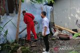 Petugas lakukan fogging mengantisipasi merebaknya cikungunya di Cianjur