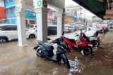 Sejumlah titik jalan di Kota Tanjungpinang terendam banjir