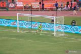 Semen Padang mengakhiri rekor kekalahan atas Dewa United dengan menang skor 2-0
