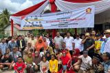 Wagub Vasko Ruseimy tinjau kondisi jembatan sementara di Nagari Koto Rawang, Pesisir Selatan