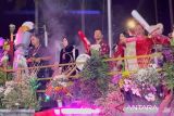 Sal Priadi hingga Ivan Gunawan ikut meramaikan truk Karnaval Kemerdekaan RI