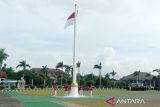 Upacara bendera Peringatan HUT ke-80 Republik Indonesia di halaman kantor Gubernur Bangka Belitung, Minggu (17/8/2025) pagi. Peringatan HUT ke-80 RI bertemakan Bersatu, Berdaulat, Rakyat Sejahtera, Indonesia Maju. (ANTARA/Elza Elvia)
