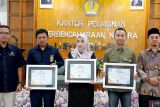 BPS Pasaman sabet tiga penghargaan transparansi pengelolaan keuangan dari KPPN Lubuk Sikaping