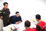 Bea Cukai Makassar limpahkan tersangka pengedar rokok ilegal