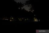 Jalan Mako Brimob Kwitang gelap, aksi massa berlanjut hingga Sabtu malam