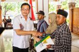 Bupati Magelang  serahkan bantuan total Rp251 juta