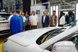 PM Malaysia Anwar Ibrahim resmikan pabrik EV pertama milik Proton di Perak