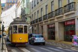 15 orang tewas akibat kecelakaan kereta wisata di Lisbon Portugal