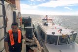 Tongkang bocor di Perairan Batam dievakuasi KPLP Tanjung Uban