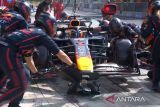 Verstappen kandaskan Sainz merebut 