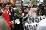 Aspirasi mahasiswa tersampaikan, aksi massa HMI-GMNI di DPRD Pasaman berlangsung damai