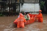 Banjir landa empat RT di Jaksel ketinggian capai satu meter