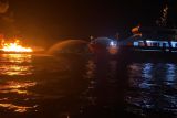 SAR-gabungan evakuasi ABK KLM Maryam Indah terbakar di laut Banggai