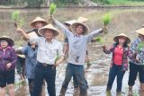 Menteri PU tinjau program JIAT di Desa Wasian Minahasa