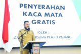 Beri bantuan kacamata gratis, Wako Fadly Amran apresiasi Gabungan Pengusaha Optik Indonesia Sumatera Barat