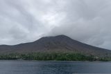 Masyarakat dan wisatawan diimbau tak masuki radius bahaya Gunung Ruang Sitaro