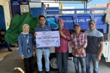 Pelni Labuan Bajo serahkan motor sampah ke yayasan gereja