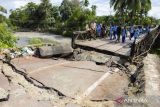 Jembatan penghubung Nabire dan pelabuhan ambles karena gempa magnitudo 6.6