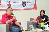 Kepala Perum LKBN ANTARA Biro Bangka Belitung, Joko Susilo memaparkan materi pada kegiatan Seminar Kanalisa 2025 di Ruang Video Conference MK Fakultas Hukum UBB, Senin (22/9/2025).  Kegiatan Seminar Kanalisa itu merupakan program tahunan Fakultas Hukum Universitas Bangka Belitung. (ANTARA/HO-Graffina)