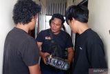 Polisi tangkap dua mahasiswa terima paket ganja 819 gram di Mataram