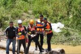 Diduga epilepsi kambuh seorang pria tenggelam saat bersihkan kapal di sungai