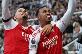 Liga Inggris - Arsenal rebut pucuk klasemen dari Liverpool