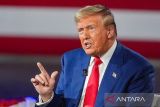 Presiden Trump bahas opsi pembukaan pemerintahan federal AS