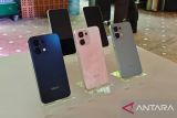OPPO A6 Pro bisa dipakai untuk mengisi daya perangkat elektronik seperti powerbank