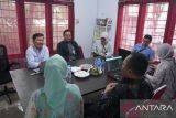 Deputi Direksi Bidang Komunikasi Organisasi BPJS Kesehatan Mohammad Iqbal Anas Maruf  bersama Asdep Komunikasi Internal Elshe Teresia dan jajaran berkunjung ke LKBN Antara Biro Maluku dalam rangka bersilaturahmi. Pada kunjungan yang diterima Kepala LKBN Antara Biro Maluku Ikhwan Wahyudi,  Iqbal memaparkan sejumlah pencapaian BPJS Kesehatan dalam rangka mewujudkan layanan kesehatan yang makin berkualitas untuk seluruh masyarakat Indonesia. Antara/Alfian Sanusi/IWY