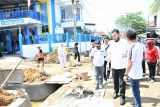 Wako Fadly Amran tinjau langsung pengerjaan rehabilitasi saluran drainase di Kelurahan Padang Pasir