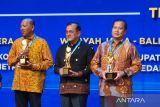 Gubernur NTB Iqbal terima TPAKD Award 2025
